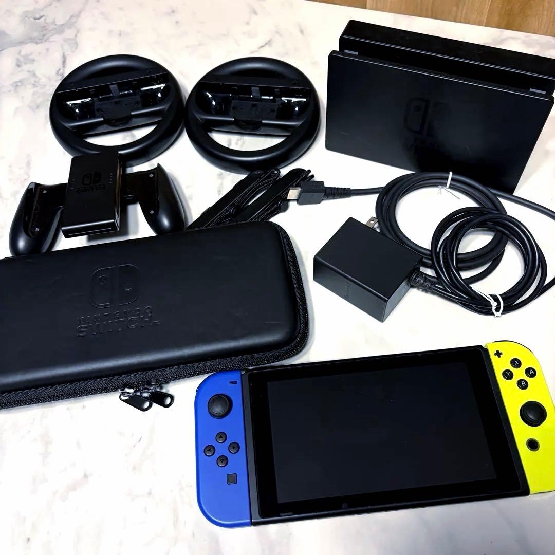 Nintendo Switch 本体+ジョイコン+ドック+ハンドル+ケース