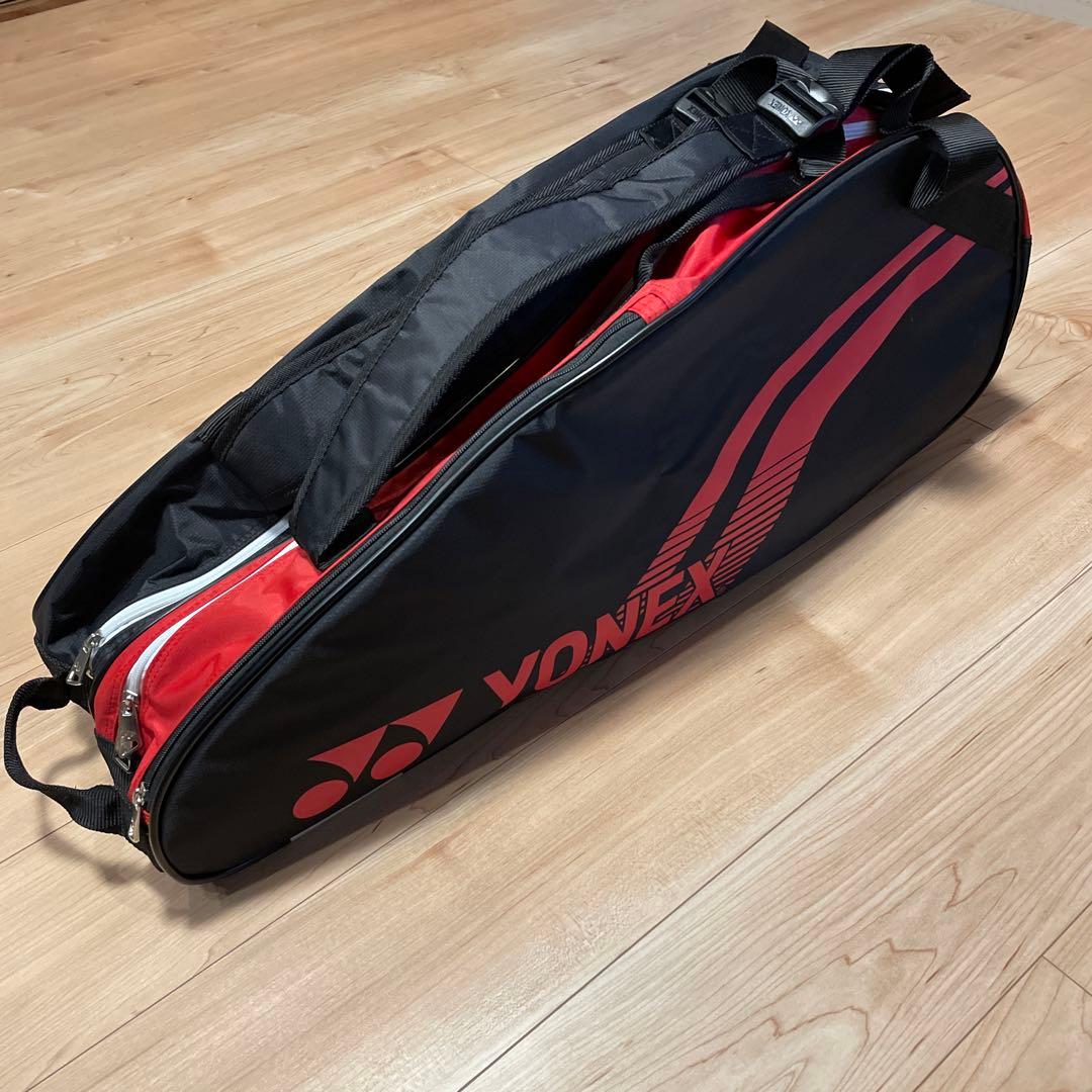 YONEX ラケットバッグ 黒/赤　ナイロン／エナメル