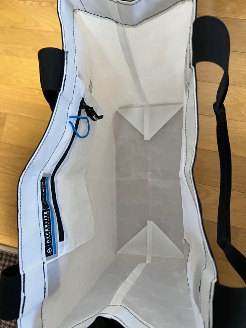 ハイパーライトマウンテンギアトートバッグ ホワイト20L
