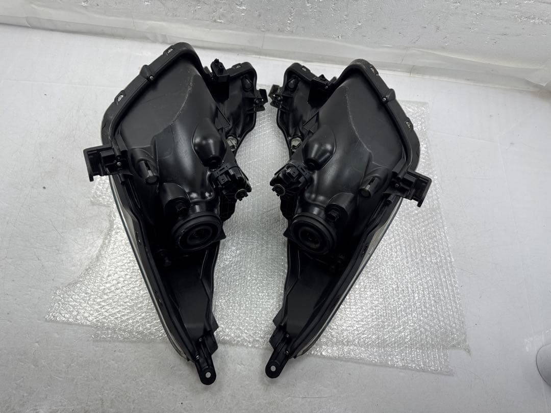 ラクティスNCP120前期へッドライト左右セットイチコー52-211ハロゲン