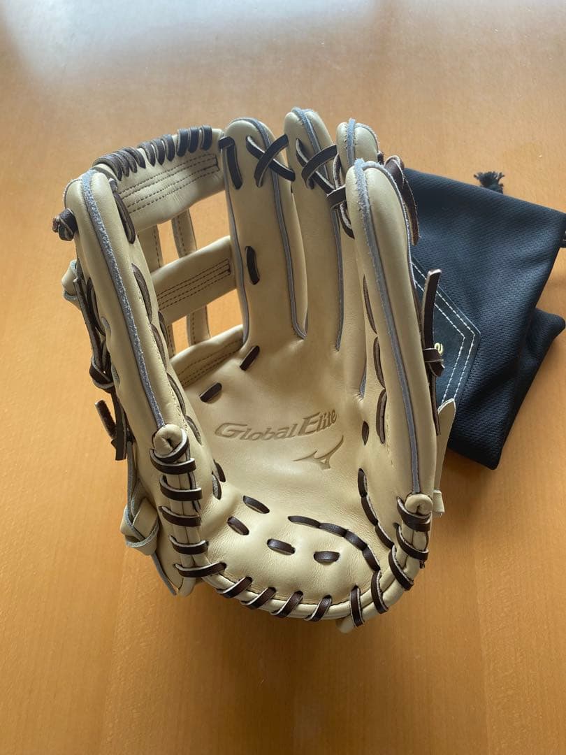 ミズノGlobal Elite 硬式グローブ ベージュ