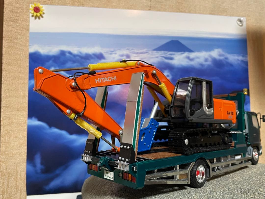 HITACHI ZAXIS 200ミニチュア ブレーカーと標準バケット付き