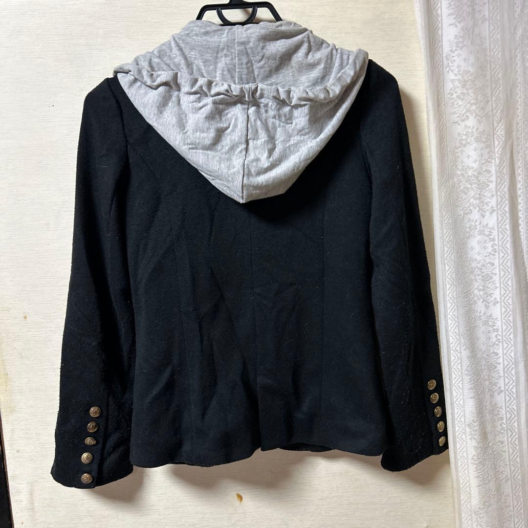 TRALALA 取り外しフード付き黒ジャケット 水玉模様　とても可愛い