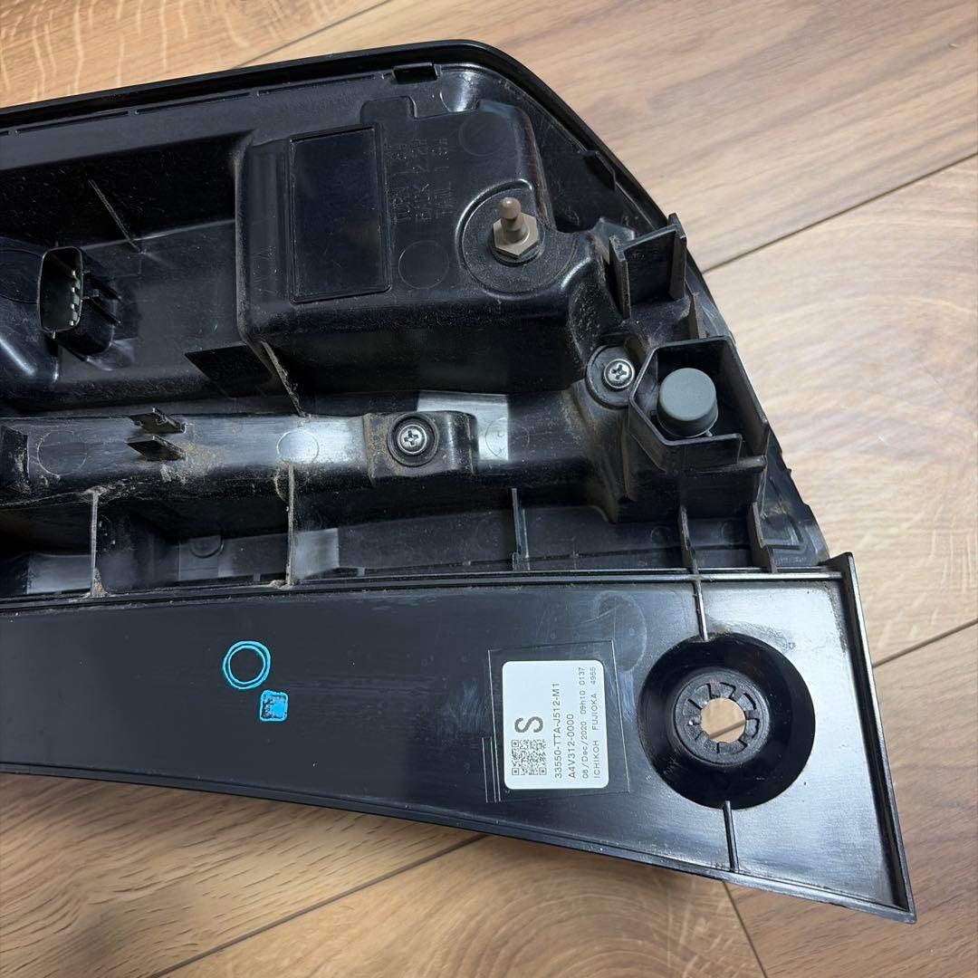 ホンダ　N-BOX カスタムJF3 テールランプ左　中古