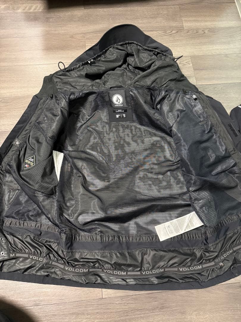 VOLCOM ウェア 黒 ブラック