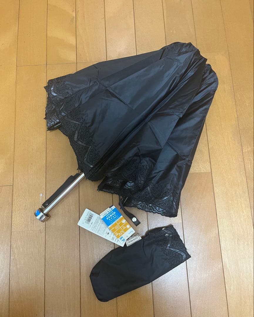 新品　ニナリッチ　晴雨兼用　折りたたみ傘