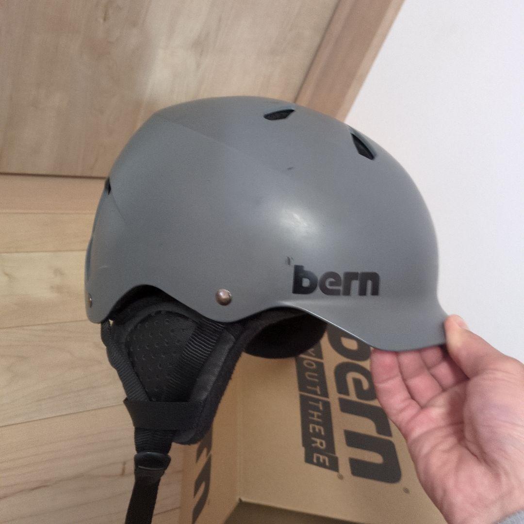 スノーボード　ヘルメット　バーンbern インナーBoA調節付き耳付きグレー