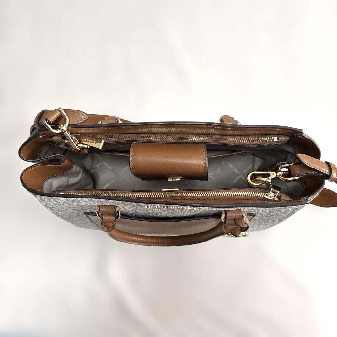 【美品✨】MICHAEL KORS　バッグ　3回程使用　便利な肩掛け紐付き