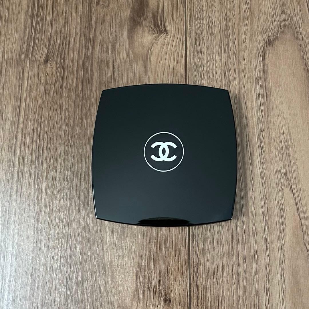 CHANEL レキャトルルージュユーエジュ 957 タンドレス 限定パレット