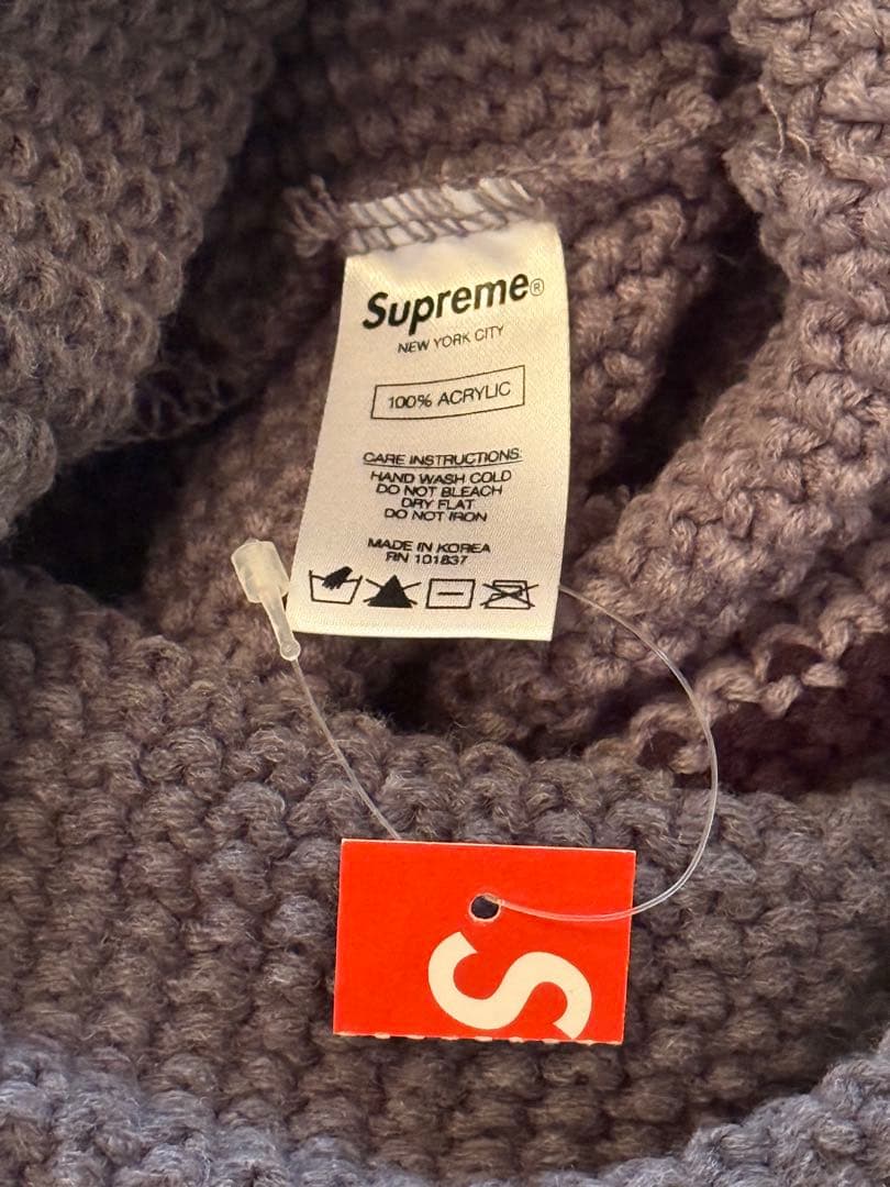 Supreme ポンポン付きニット帽 【グレー・黒】
