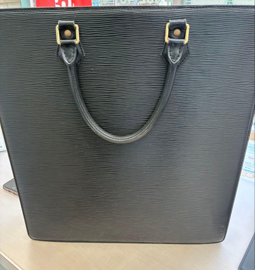 ルイヴィトン LOUIS VUITTON エピ サックプラ