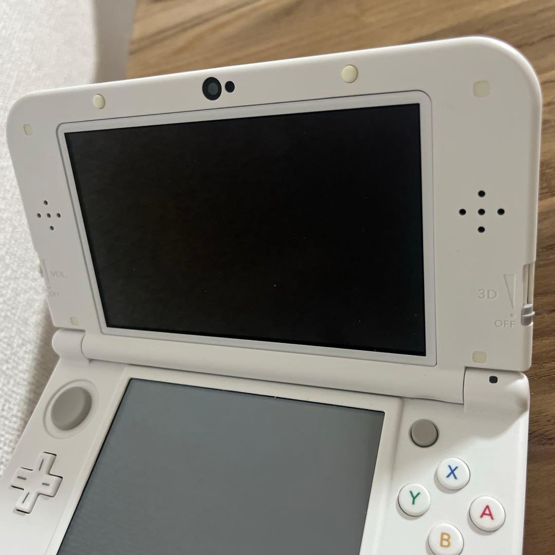 Newニンテンドー3DSLL本体　パールホワイト　充電器、箱、ARカード付