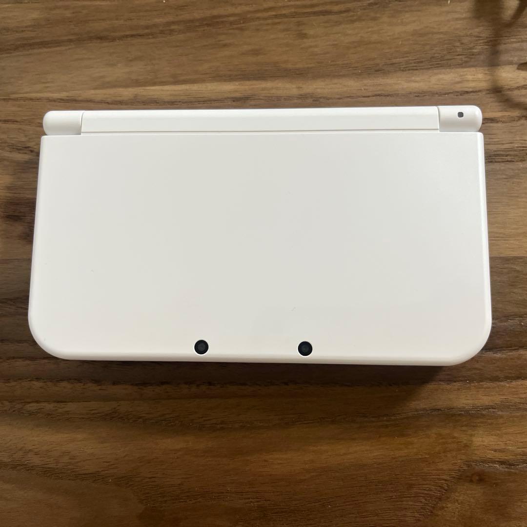 Newニンテンドー3DSLL本体　パールホワイト　充電器、箱、ARカード付