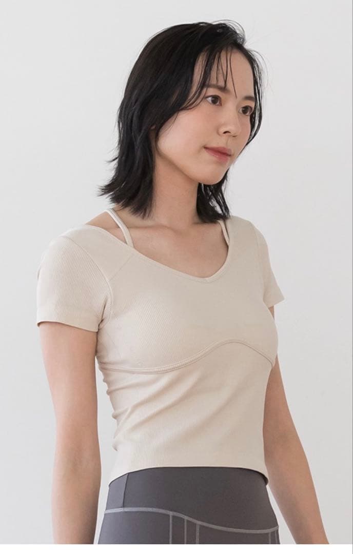 SUKALA スカーラ　カップ付きオープンネックニットTee Lサイズ