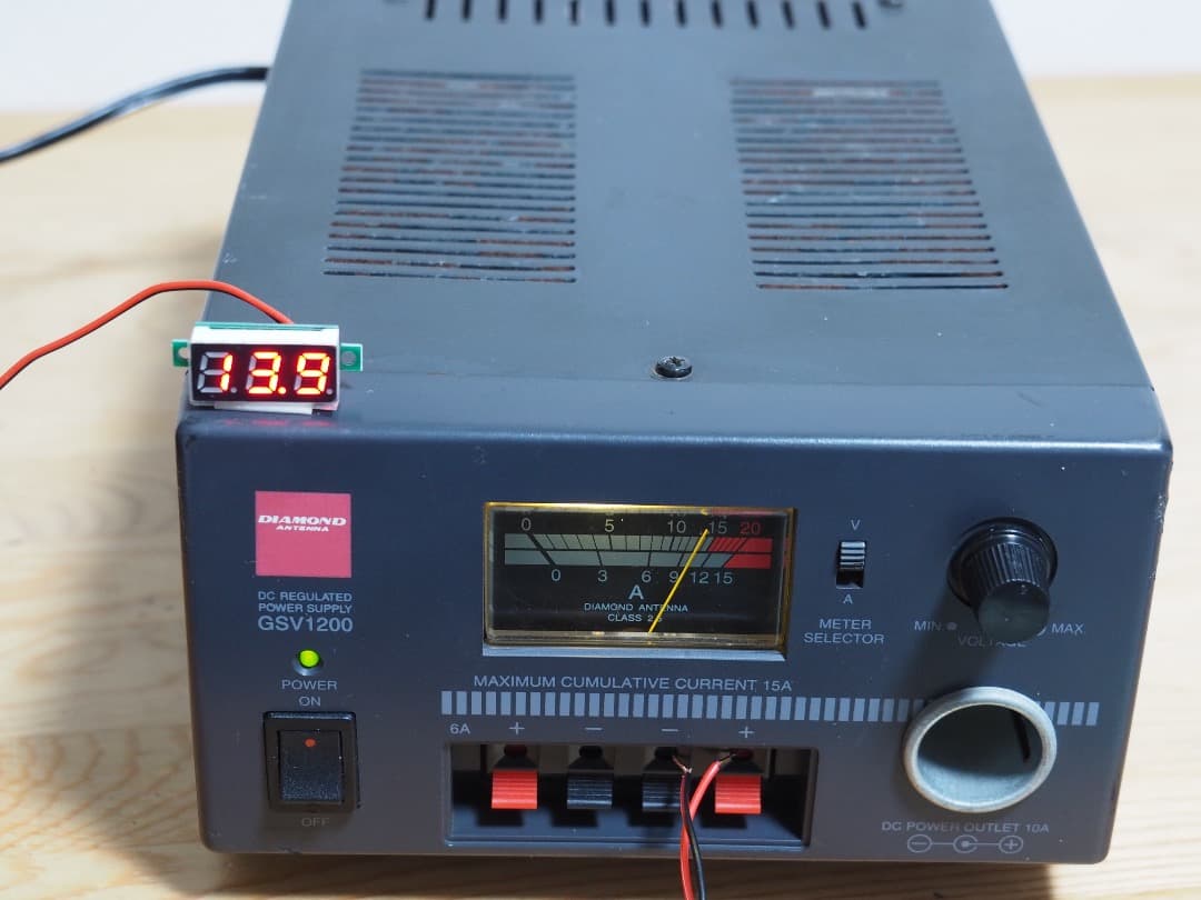 GSV1200 DC電源 13.9V 15A/デジタル電圧計