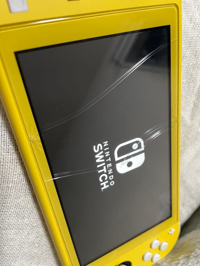 Nintendo Switch Lite イエロー 画面ひびあり　ジャンク