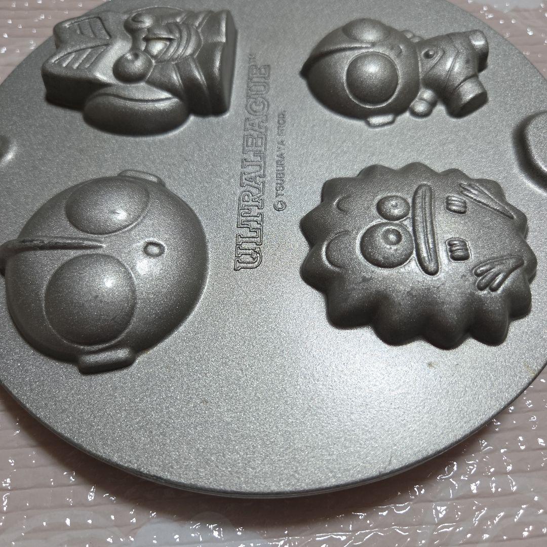 ウルトラマン 、ポケットモンスター焼き型 2種類　３台