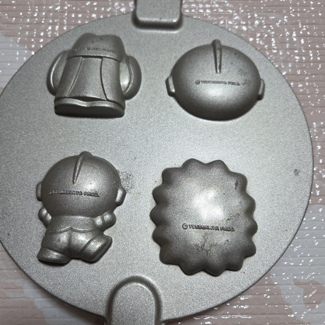 ウルトラマン 、ポケットモンスター焼き型 2種類　３台