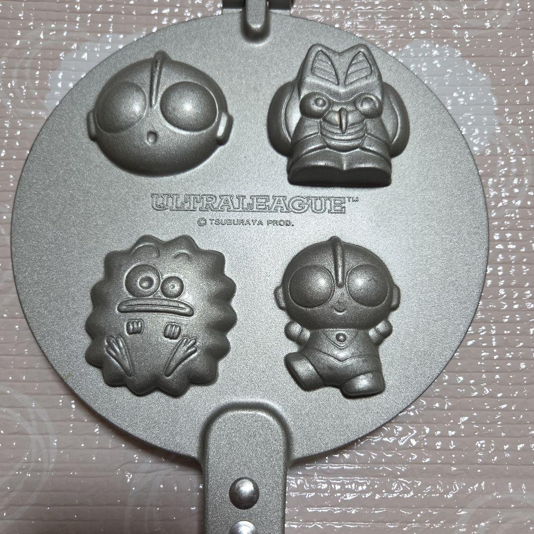 ウルトラマン 、ポケットモンスター焼き型 2種類　３台