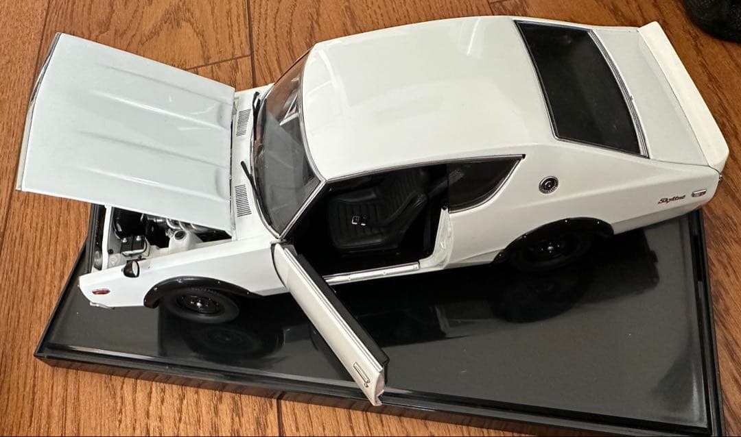 サ*ん様 京商日産ケンメリスカイラインGTR White1/18箱無ディスプレイ