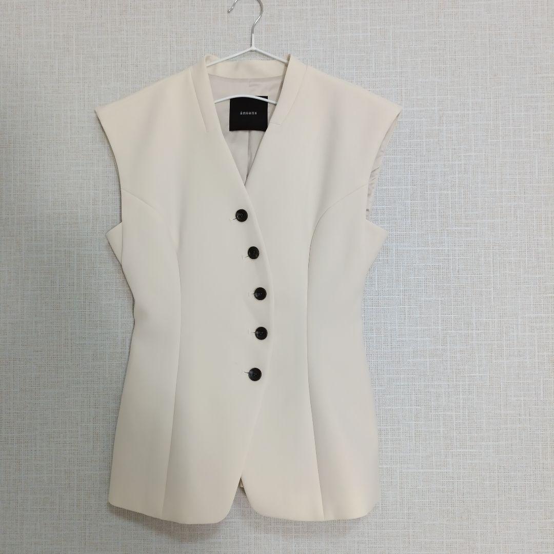 【美品】anuans アニュアンス 　カーブフロントジレ