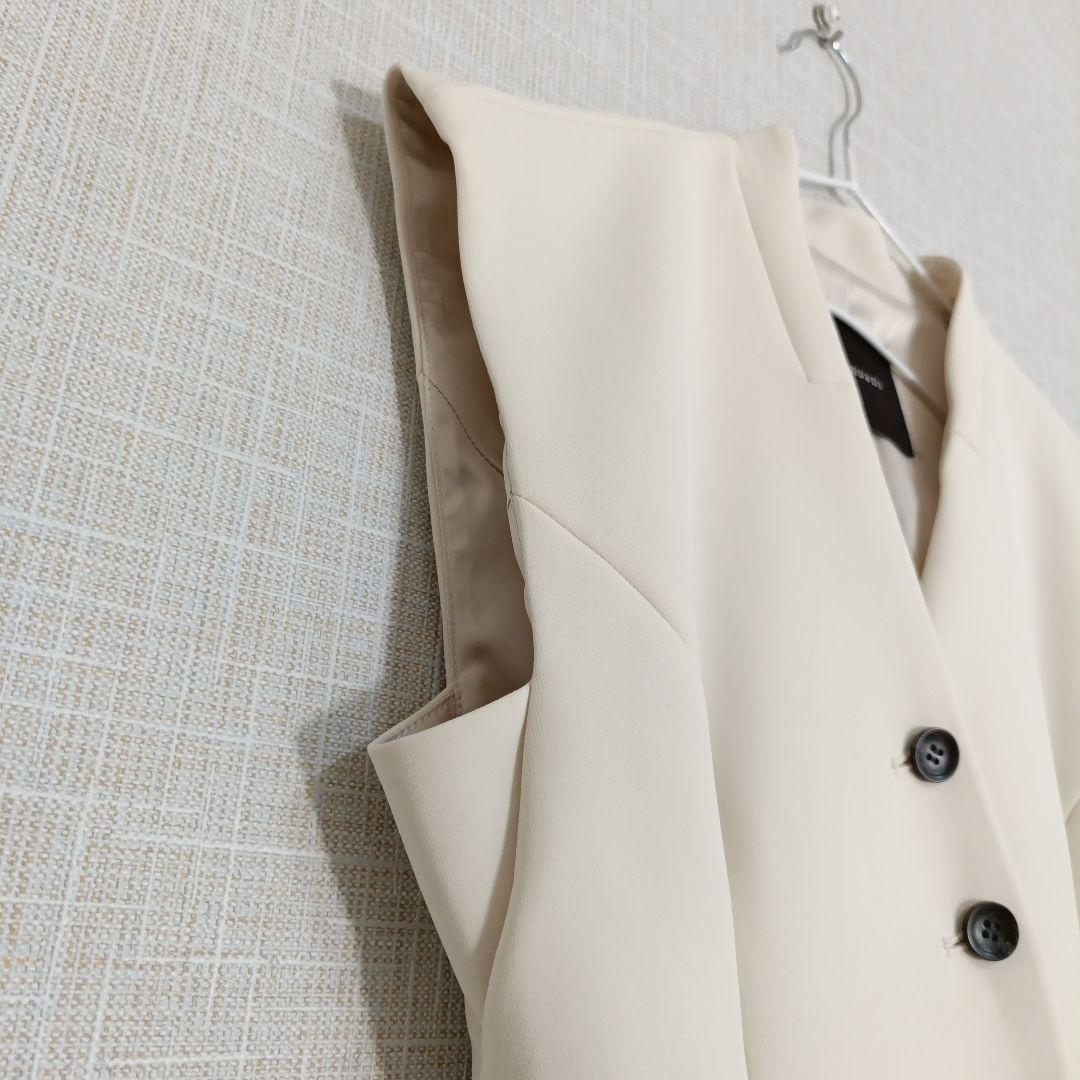 【美品】anuans アニュアンス 　カーブフロントジレ