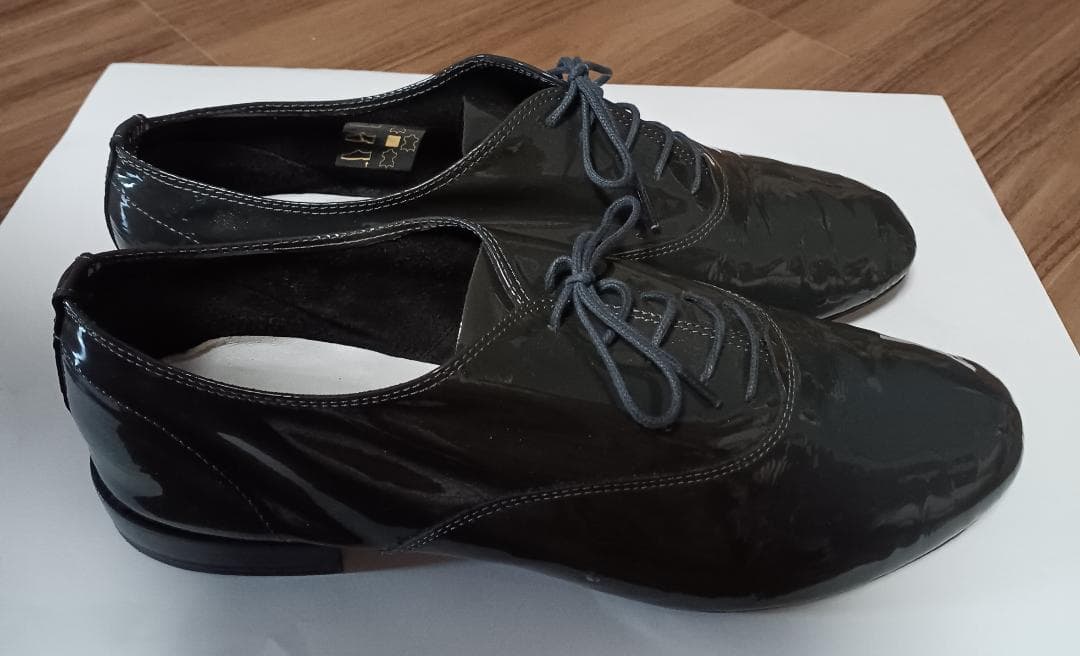 レペット（Repetto）　エナメル　メンズシューズ　グレー　フォーマルシューズ