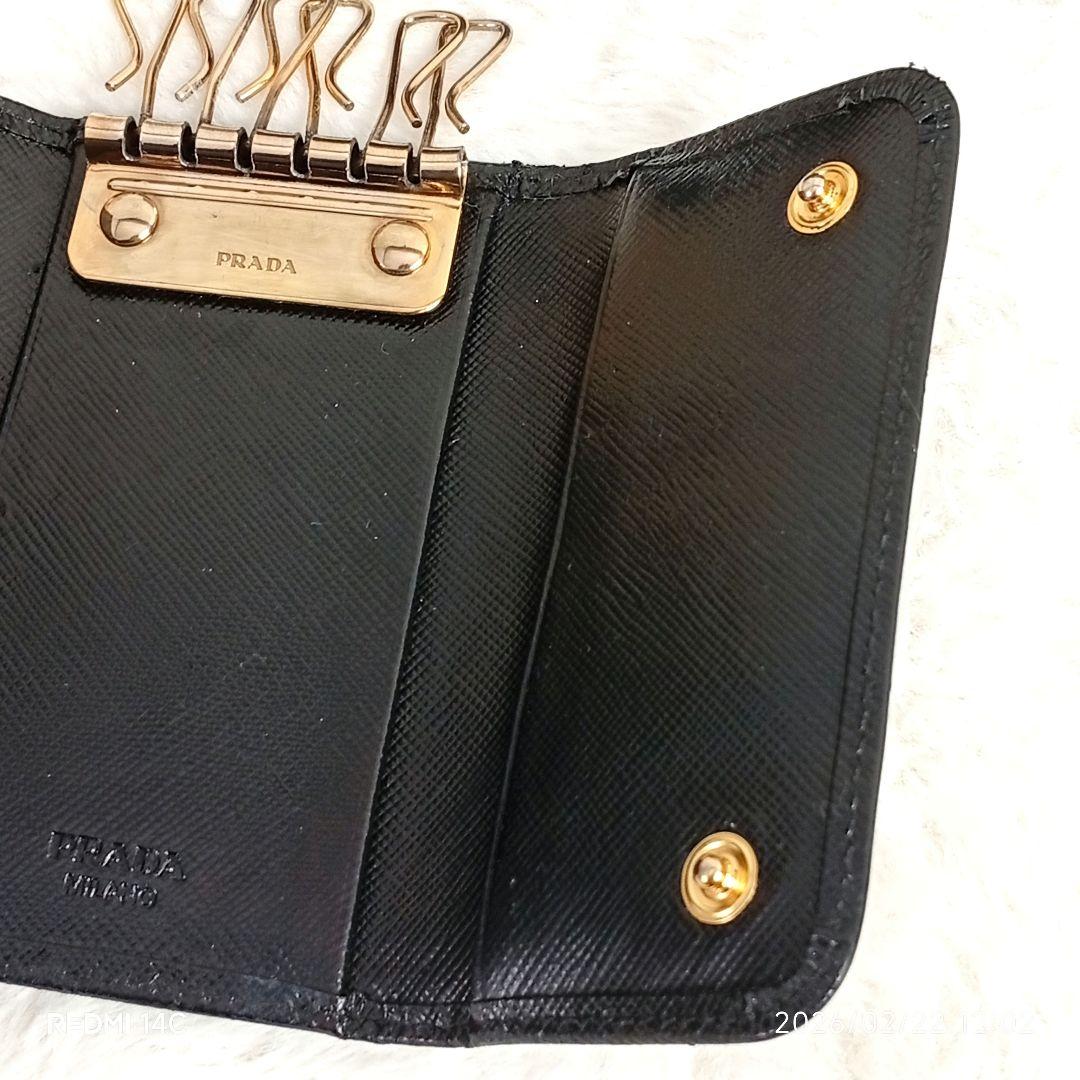 【PRADA】ゴールドロゴリボン6連キーケース ブラックネロサフィアーノレザー