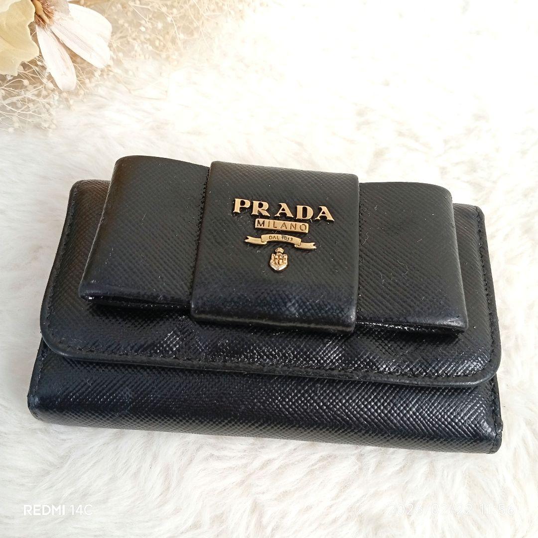 【PRADA】ゴールドロゴリボン6連キーケース ブラックネロサフィアーノレザー