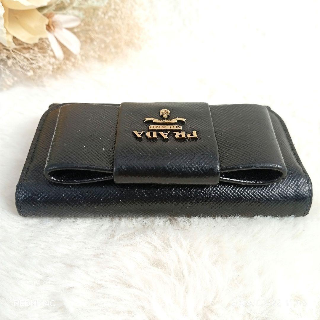 【PRADA】ゴールドロゴリボン6連キーケース ブラックネロサフィアーノレザー