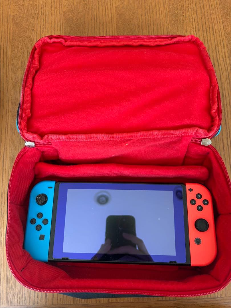 ニンテンドースイッチ　Nintendo Switch 本体ケース付き