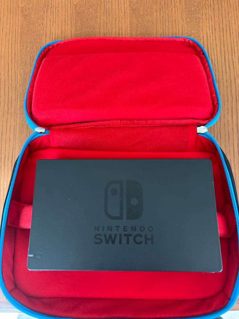 ニンテンドースイッチ　Nintendo Switch 本体ケース付き