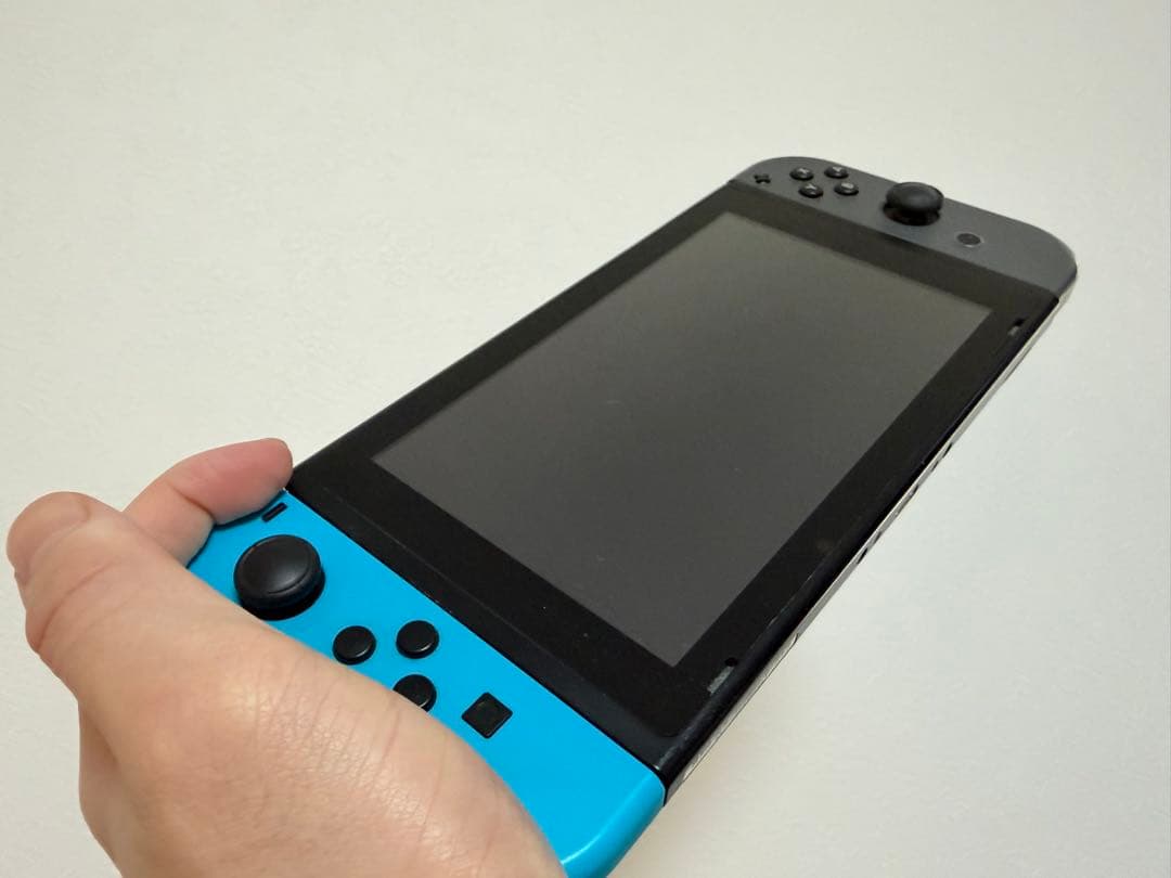 【値下げ可能】Switch(スイッチ)本体 青/黒 ジョイコン付き