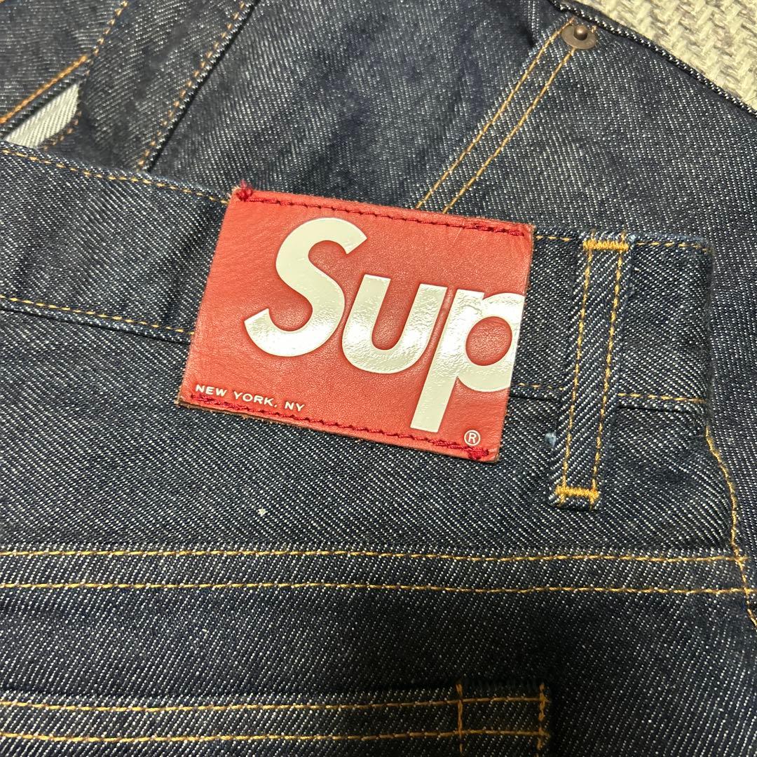 Supreme ルーズフィットセルビッチジーンズ