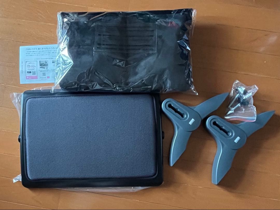週末セール！あったかクッション付　フットレスト　新品未使用　オフィスの足元に