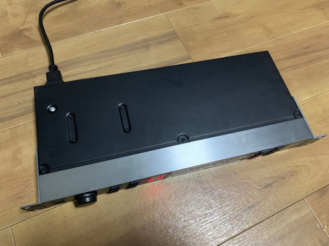 【送料込】BEHRINGER FBQ2496