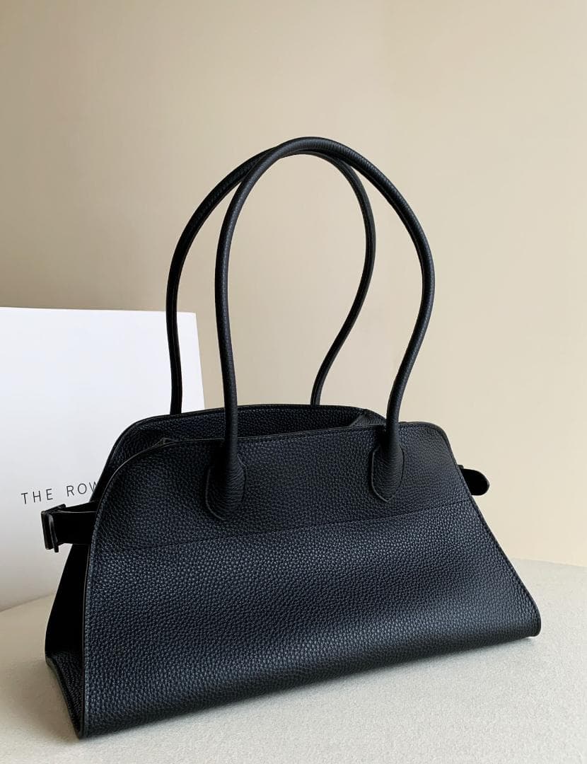 黒のレザーショルダーバッグ【新品】