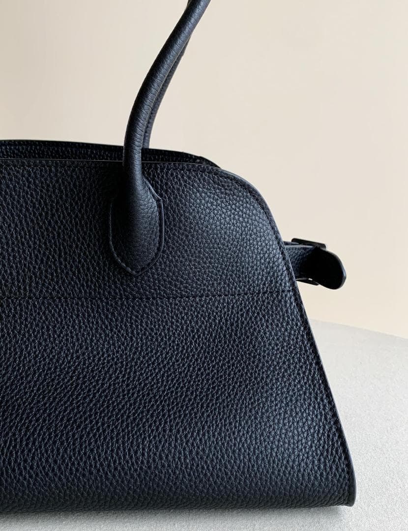黒のレザーショルダーバッグ【新品】
