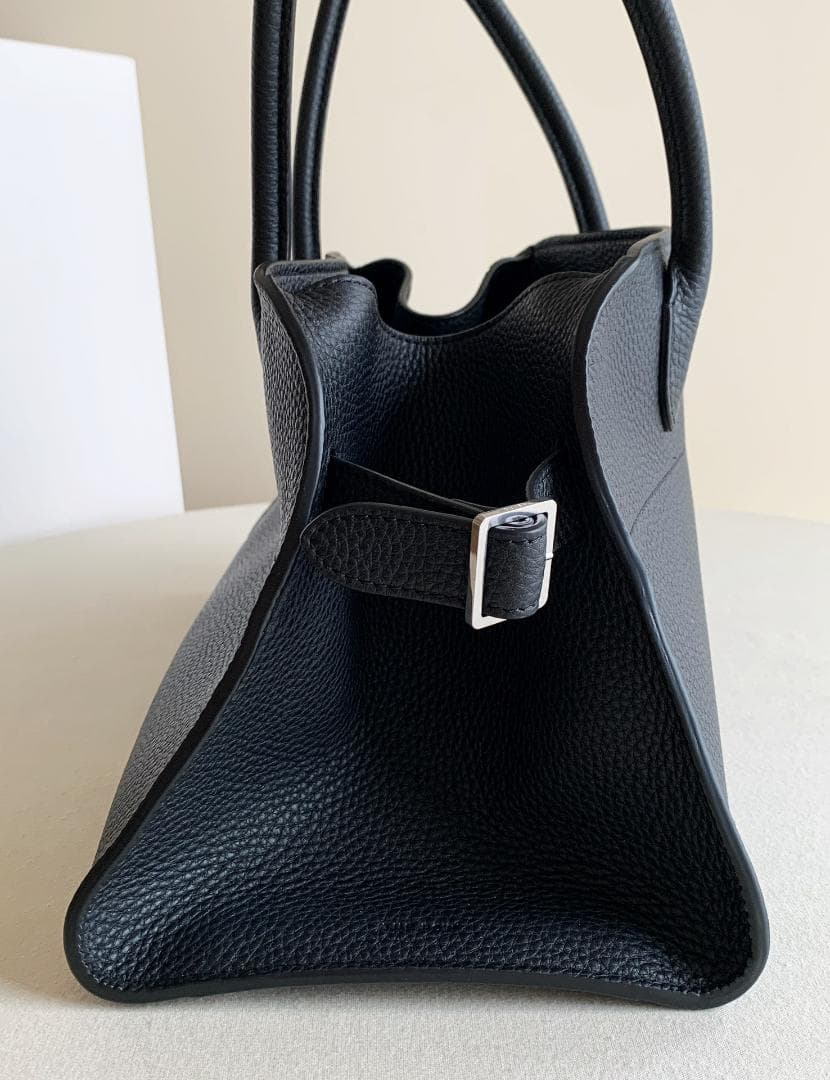 黒のレザーショルダーバッグ【新品】