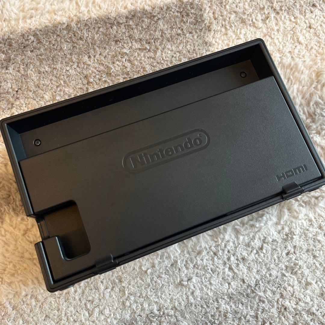 Nintendo Switch 本体（付属品すべて純正・完備）