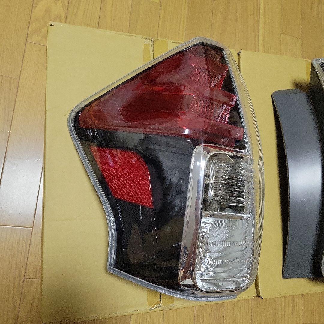 プリウスα　社外テールランプ
