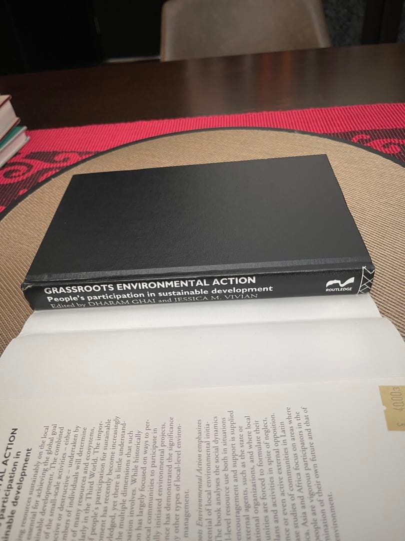 洋書 Grassroots Environmental Action