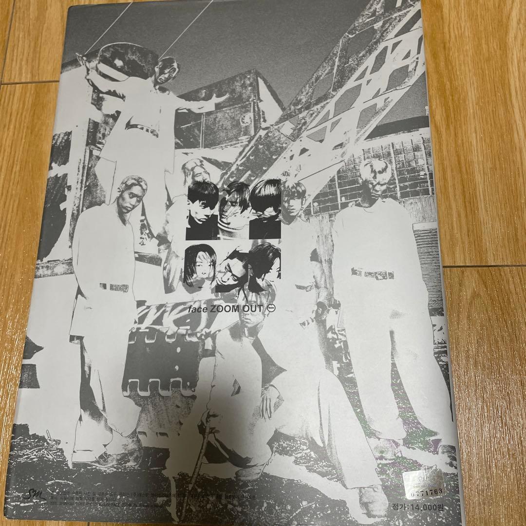 神話（シンファ）のファースト写真集