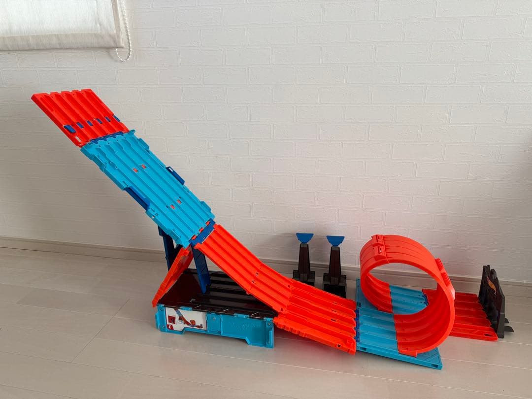 ホットウィール トラックビルダー アルティメットレースボックス ミニカー付き