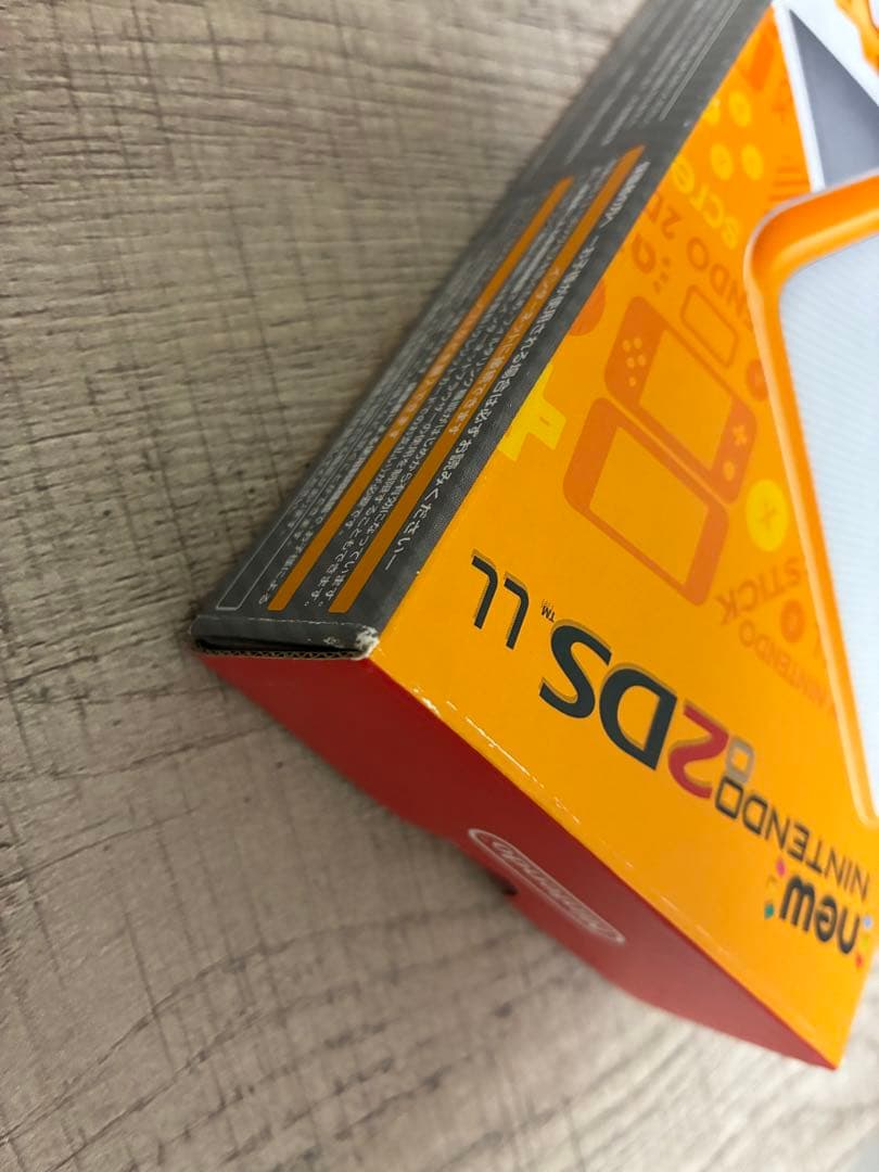 Newニンテンドー2DS LL ホワイト×オレンジ