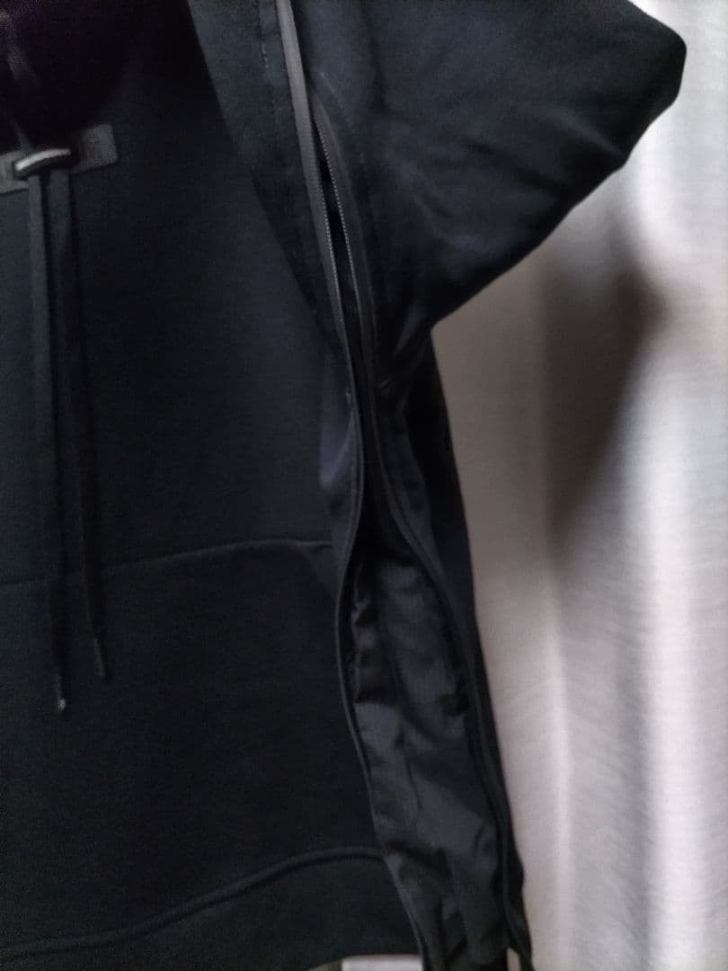 オン　プルオーバーパーカー　HOODIE　ボックスシルエット 黒