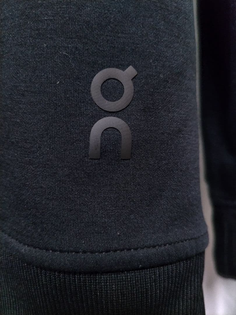 オン　プルオーバーパーカー　HOODIE　ボックスシルエット 黒
