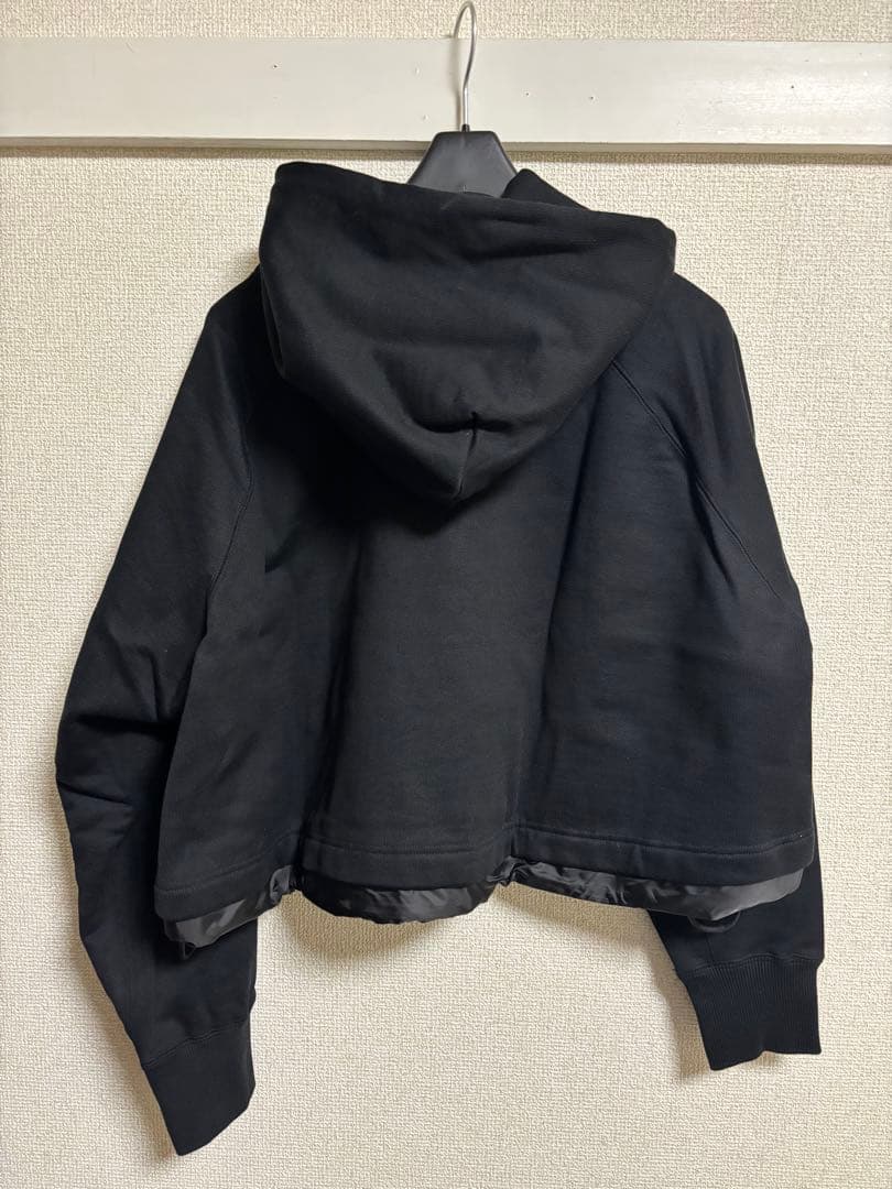 sacai パーカー