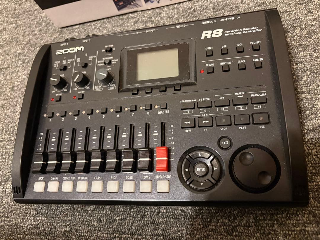 ZOOM R8 マルチトラックレコーダー 本体