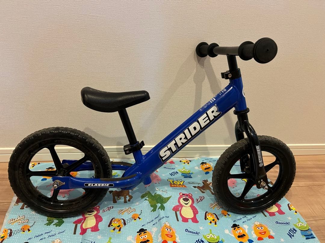 STRIDER 12 バランスバイク 青